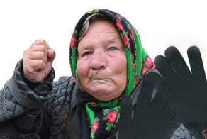  Бабка и перчатки-гарнитура. Ко врачу или в церковь