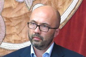 Странный логотип владимиро-суздальского музея-заповедника за 400 000 рублей