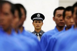 Как поступают с насильниками в разных странах мира
