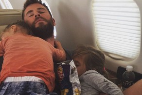  Крис Хемсворт - не только звезда, но и прекрасный отец!