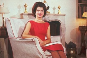 10 прекрасных первых леди, которые затмили своих мужей