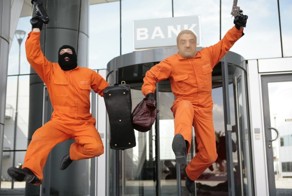 15 самых тупых грабителей