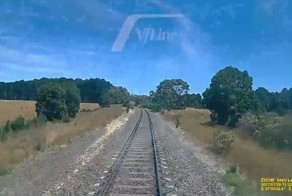 Машинист не мог поверить своим глазам, когда увидел происходящее на железнодорожных путях