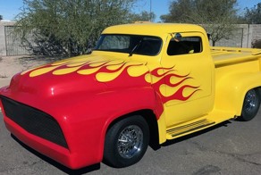 Интересные пикапы на аукционе в Лос-Анджелесе