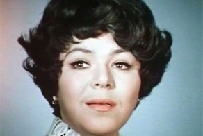 Ты не ушла, ты просто вышла, вернёшься — и опять споёшь