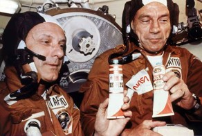 Сказ о том как советские космонавты американцев водкой поили