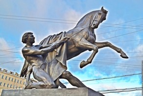 Куда бегут лошади Аничкова моста