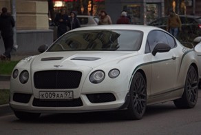 Футболиста Кокорина задержали за езду по "встречке"