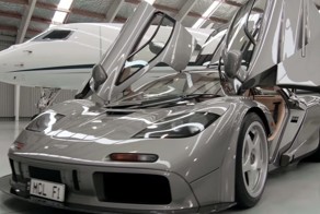 Очень редкий гоночный McLaren F1 для дорог общего пользования