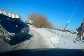 Эпично прилег на бочок