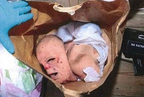 Полицейские обнаружили в сумке этого мужчины нечто шокирующее. Но вскоре все стало намного хуже!