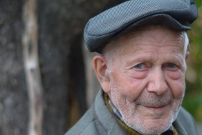 Хочу в старости превратиться в такого же весёлого деда