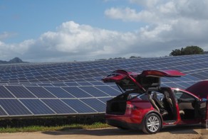 Tesla построила комплекс, который обеспечит солнечной электроэнергией целый остров