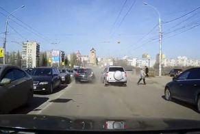 Женщина-пешеход спровоцировала ДТП