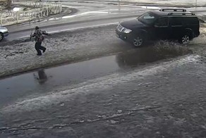 Водитель внедорожника в воспитательных целях сбил ребенка