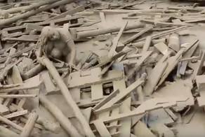 В мощном потоке селя люди с ужасом обнаружили живого человека 