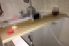 Парень сделал для подруги самый удивительный аксессуар для ванны