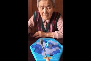 Занимательная японская настольная игра для всей семьи "Ловушка для пингвина"