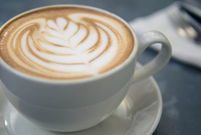 Ученые выяснили, как кофе влияет на размер женской груди