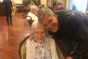 Вот так подарок: Джордж Клуни исполнил мечту пожилой британки