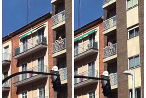 Голую парочку застукали за сексом на балконе и выпустили видеозапись такого разврата на телеэкраны