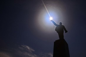 Ленин повсюду: 30 необычных взглядов на памятники вождю