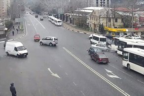 Провокатор спокойно поехал дальше