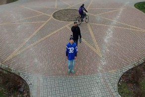 Танцы задом наперёд в Мелитополе