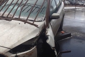 Весна весной, а в СПБ гололед