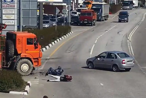 Мотоавария без экипировки в Дагомысе