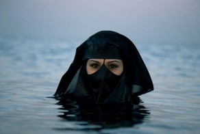 «Закрытый» пляжный сезон: почему запрещено плавать в религиозных купальниках?
