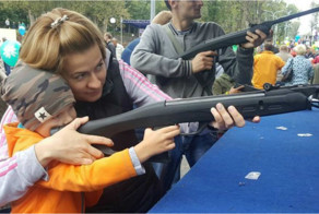 С папой весело, но кто сказал, что с мамой грустно?