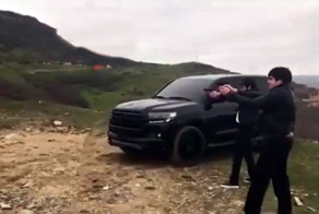 Жизнь одного "мажора": Гонки по Москве и стрельба по бутылкам