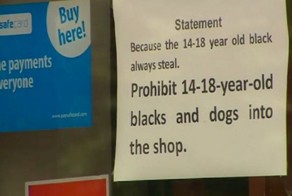 «Они всегда воруют»: австралийский предприниматель запретил темнокожим посещать свой магазин