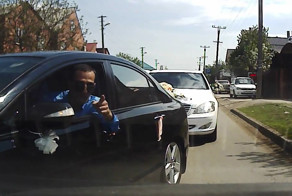 Ни видишь ми спишим женитса!