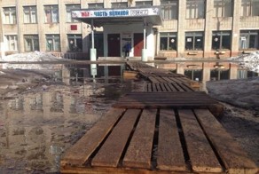 Школа в Кирове до и после популярности в Интернете