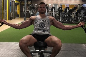 Студент-бодибилдер из заморыша превратился в качка!