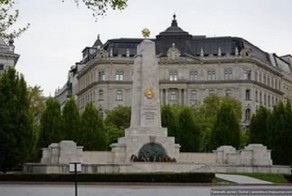Житель города Грозный нашел в Венгрии музыканта, осквернившего памятник советским солдатам