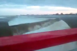 Вот это вид! Весенний перелив на Сергеевском водохранилище