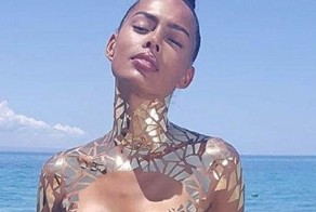 Откровенный купальник или боди-арт?