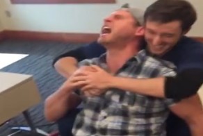 Студент решил испытать на себе боль, которую женщины переживают во время родов