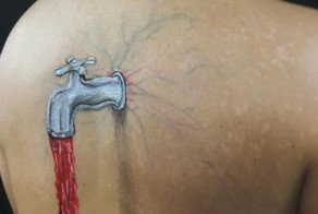 Художница рисует шедевры реализма на человеческих телах