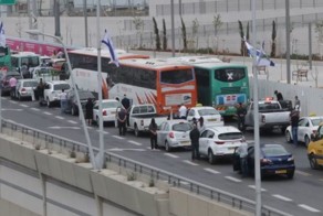 Израиль замер на 2 минуты, чтобы почтить память жертв Холокоста