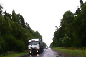 Участники жуткой аварии под Новгородом добиваются возбуждения дела против дорожников