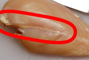 Ни в коем случае не покупайте куриную грудку с такими полосками