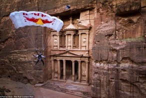 Самый  опасный прыжок в истории бейсджампинга