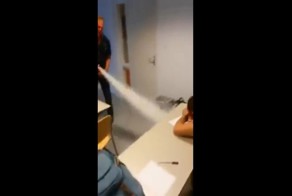 Этот преподаватель не любит, когда спят на его парах