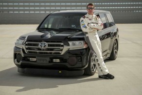 Toyota Land Cruiser разогнали до 370 километров в час