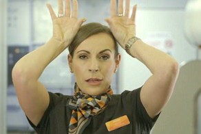 Секреты бортпроводников: какие тайные знаки они подают друг другу