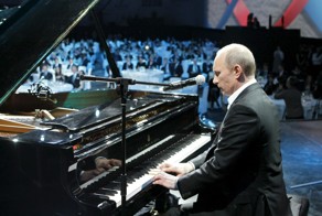 Рояль Путина был расстроен, ноги Обамы вели не туда: красивые промахи известных политиков
